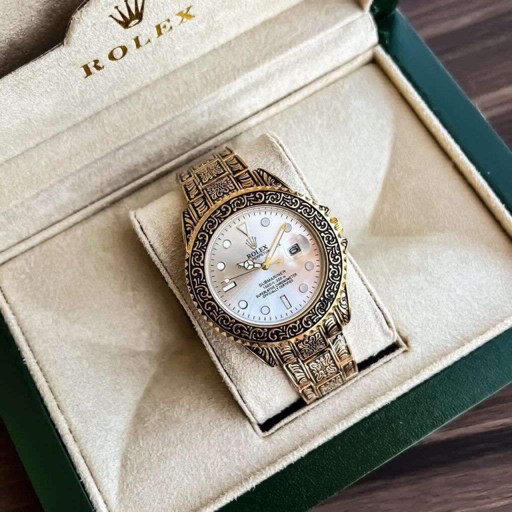 人気カラーの Submariner Rolex Handcrafted Dial (White 時計