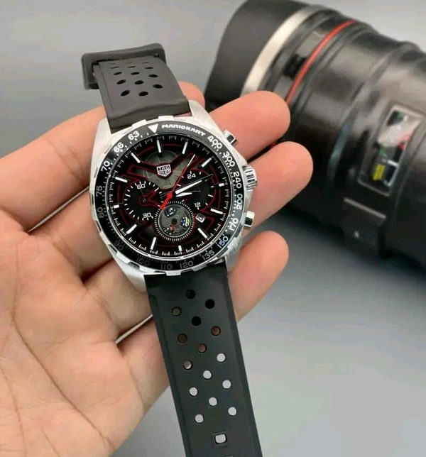 The Tag Heuer Carrera Quartz Chronograph is a superb watch with beautiful styling.Brand: Tag Heuer