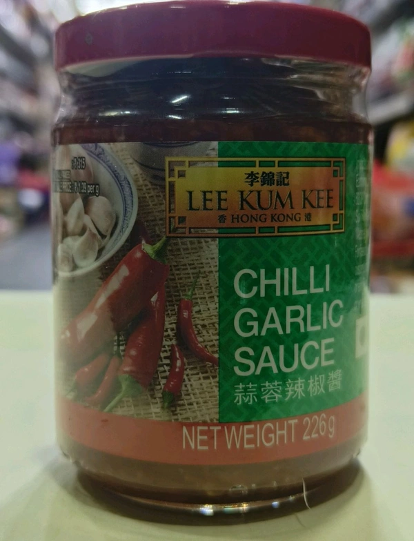 LEE KUMKEE CHILLI GARLIC SAUCE  - 226g
