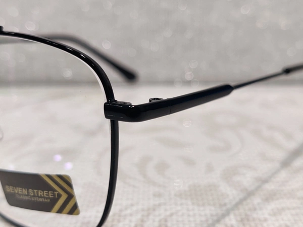 Seven Street 3076 - Black, 55