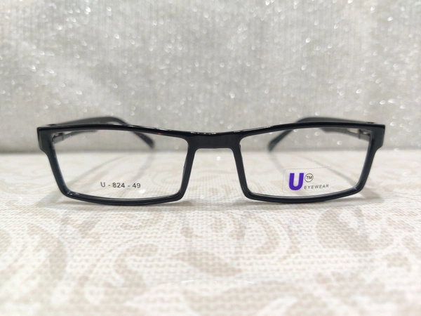 U 824 - Black, 49