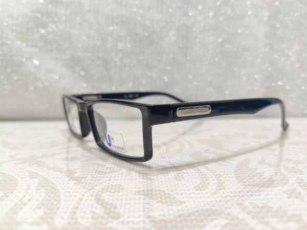 U 824 - Black, 49