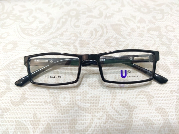 U 824 - Black, 49