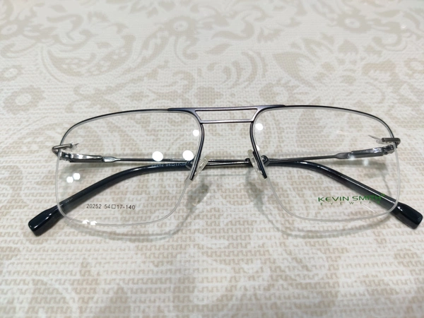 Kevin Smith 20252 - Black, 54