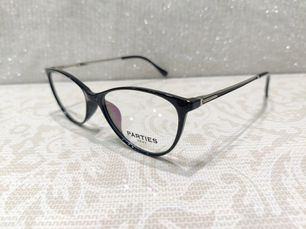 Parties 1101 - Black, 50