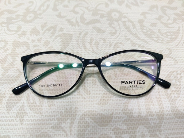 Parties 1101 - Black, 50