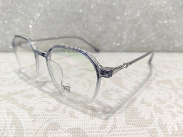 Leo Gems 002 - Alto, 49