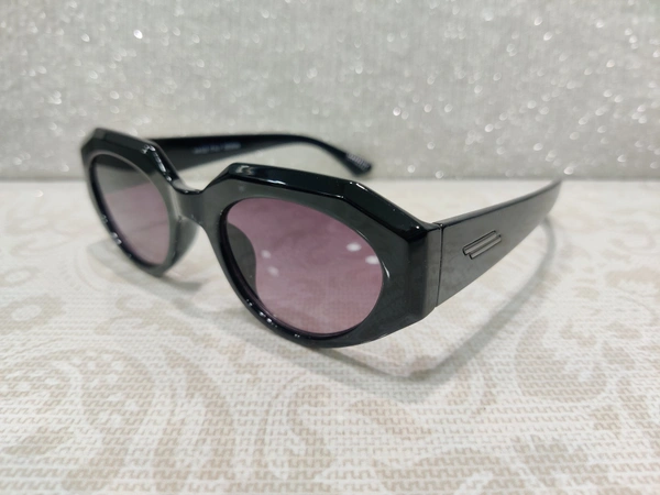 Airia 123 - Black