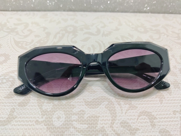 Airia 123 - Black