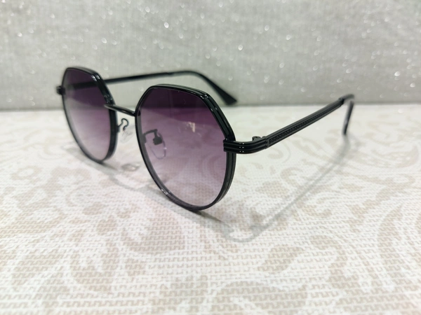B80 577 - Black
