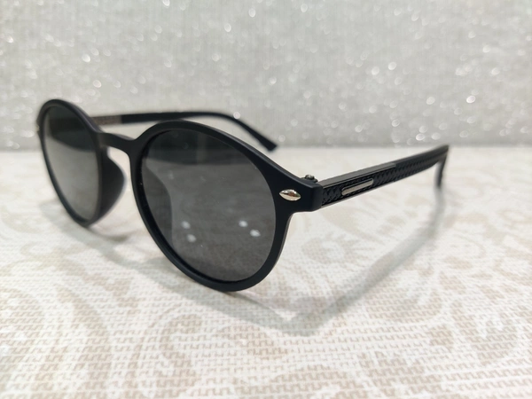 Polarized 333 - Black