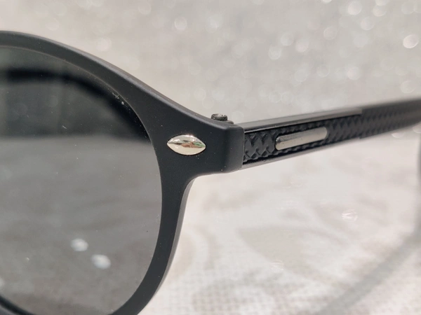 Polarized 333 - Black