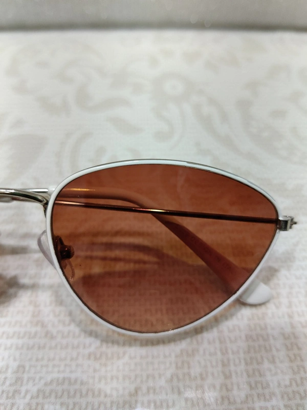 Cat Eye  - White