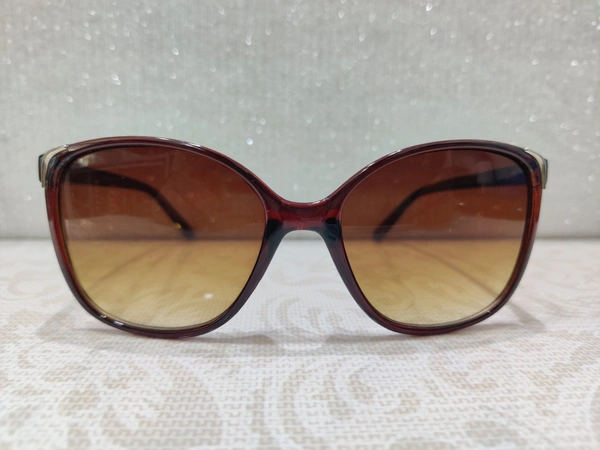 B 006 - Brown