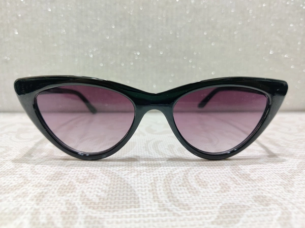 C 005 - Black