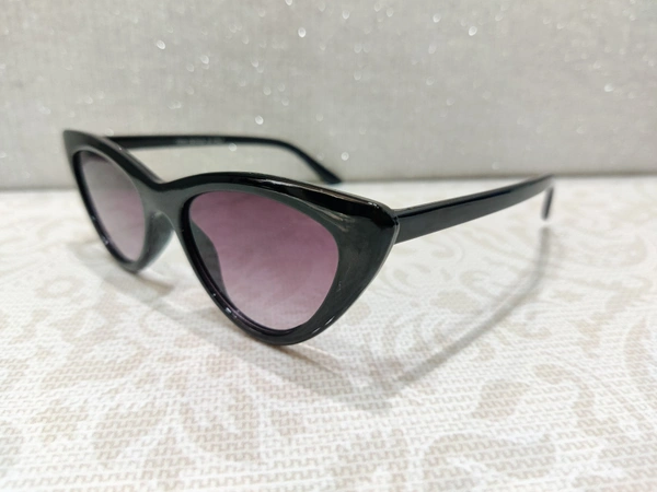 C 005 - Black