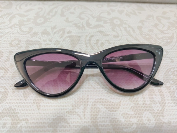 C 005 - Black