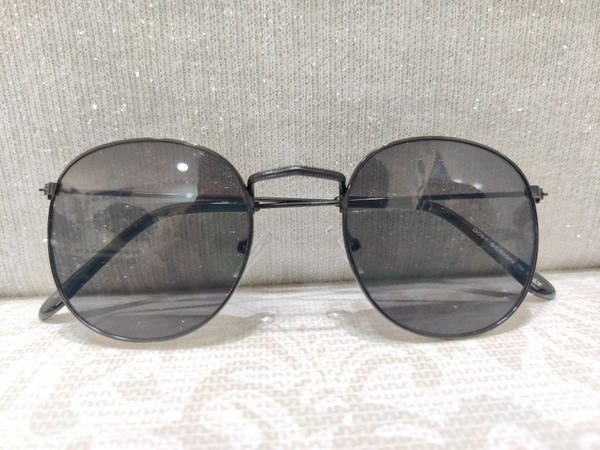 G 001 - Black