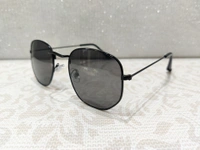 G 004 - Black