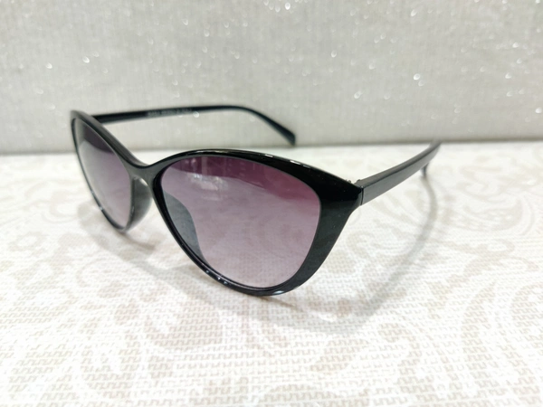 Gaga 008 - Black