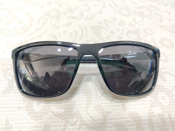 P 8208 - Black