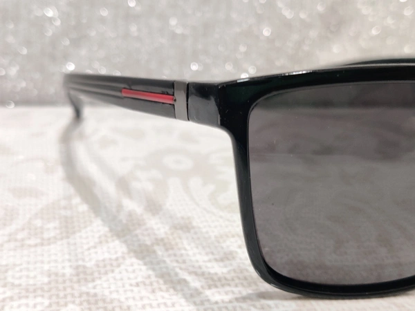 P 8208 - Black