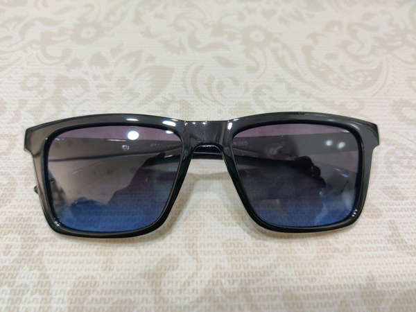 Faith Polarized 112 - Black