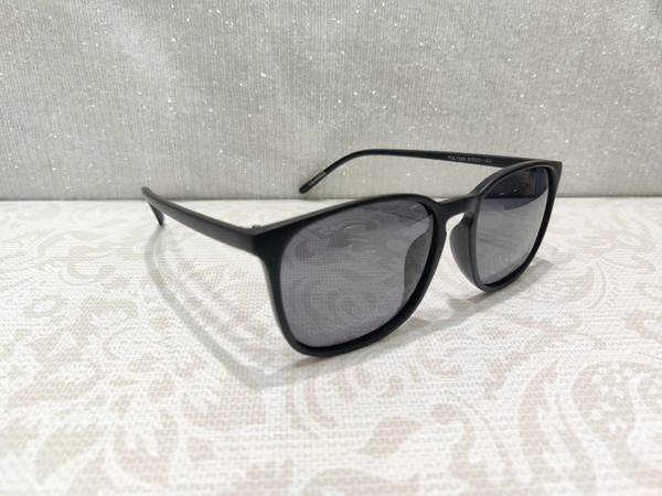 Escape Polarized 1320 - Black