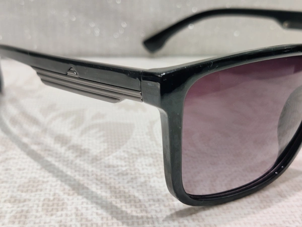 P941 - Black