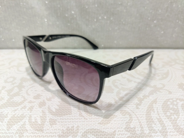 Seven Street 109 - Black
