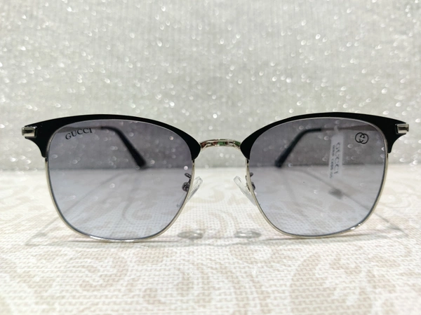Gucci 705 - Silver