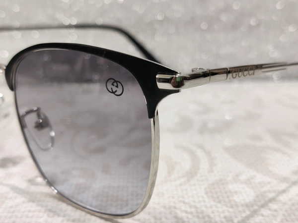 Gucci 705 - Silver