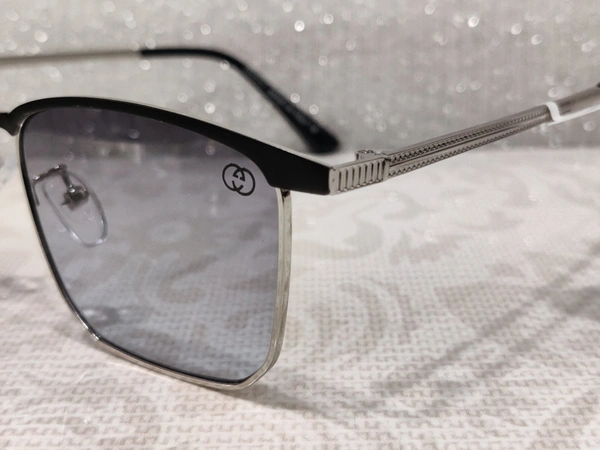 Gucci 707 - Silver