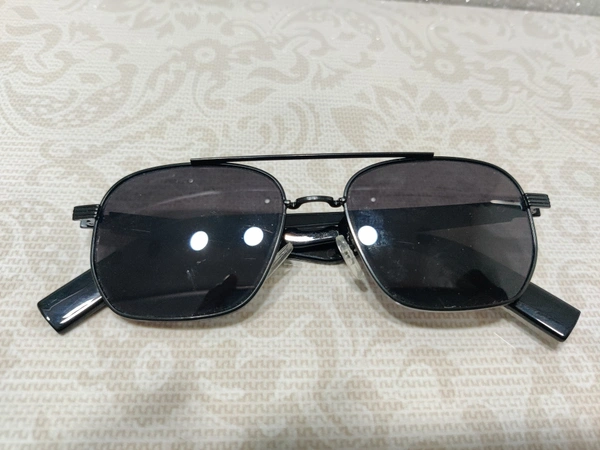 B 51 - Black