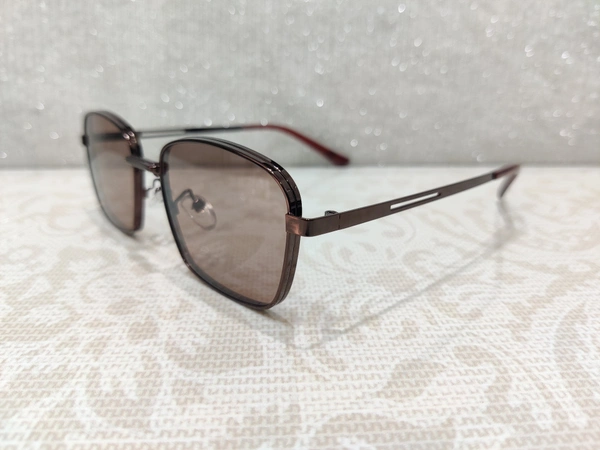 B85 40 78c - Brown
