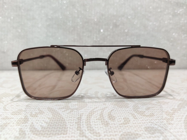 B80 661 666c - Brown