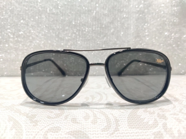L 758c - Black