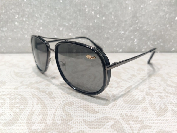 L 758c - Black