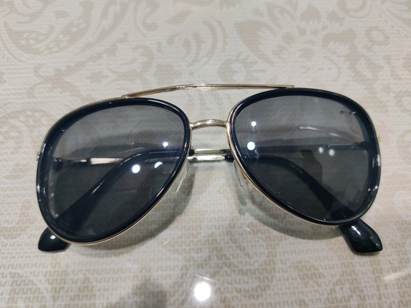 L 145c - Black