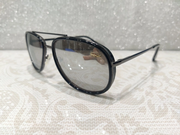 L 758c - Black