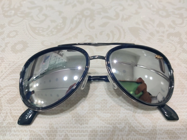 L 145c - Black