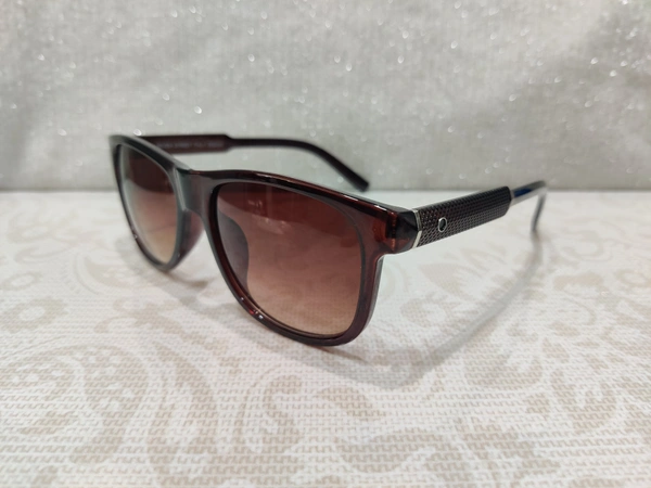 Seven Street 143 - Brown