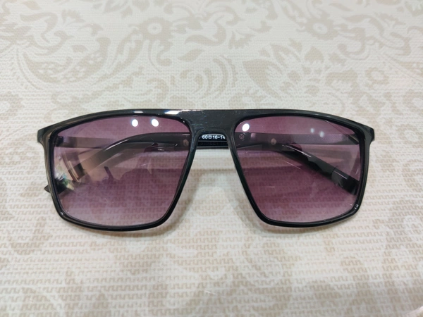 Seven Street 125 - Black