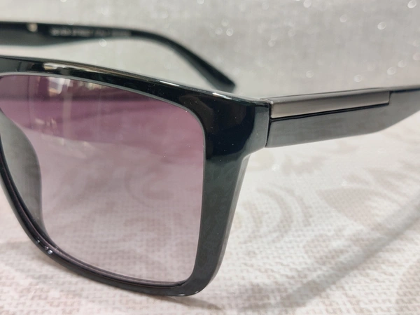 Seven Street 129 - Black