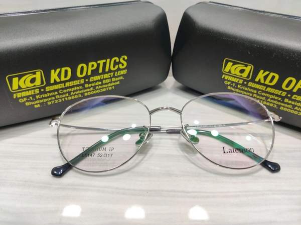 Latemon Titanium 5147 - Gray, 52