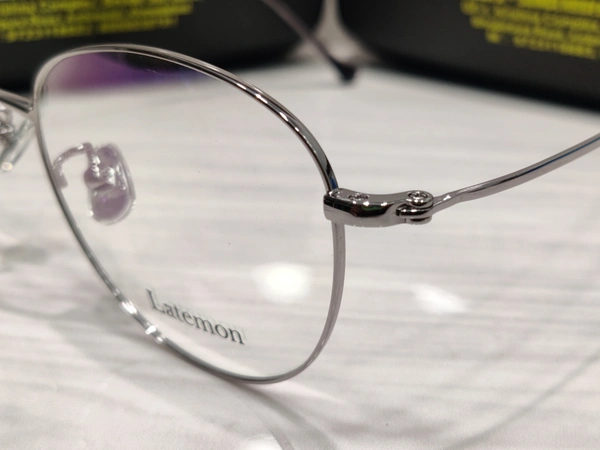 Latemon Titanium 5147 - Gray, 52