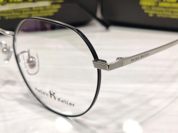 Helen Keller Titanium 23088 - Black, 52