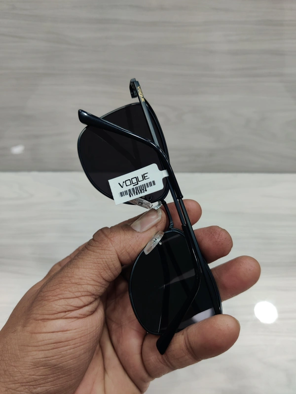 Vogue 722 - Black, 52