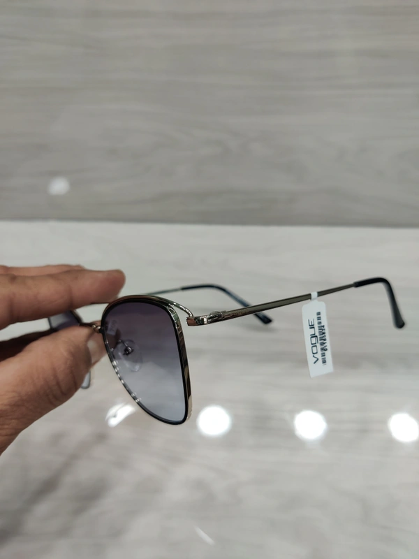 Vogue 722 - Silver, 52