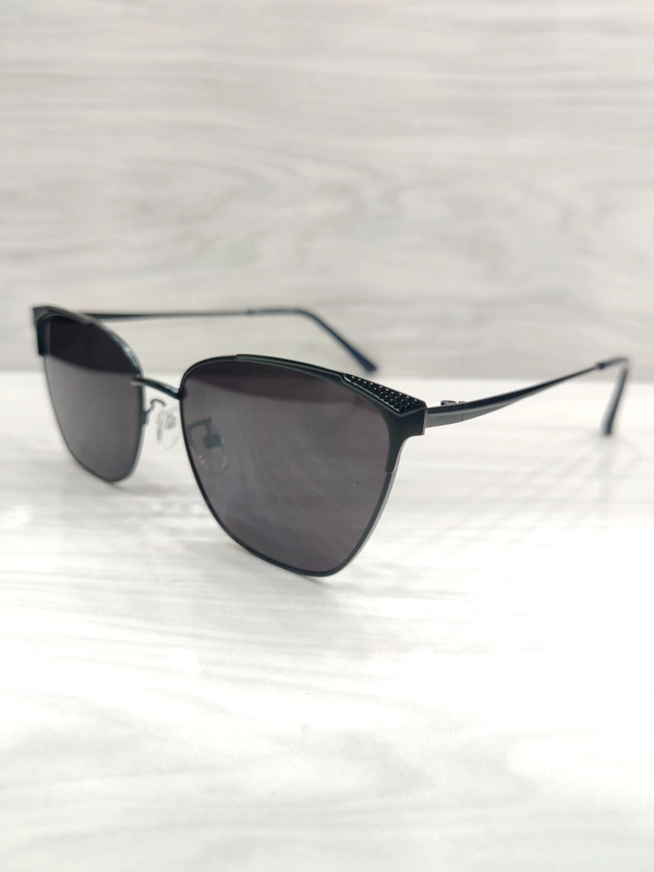 B80 680 - Black, 57